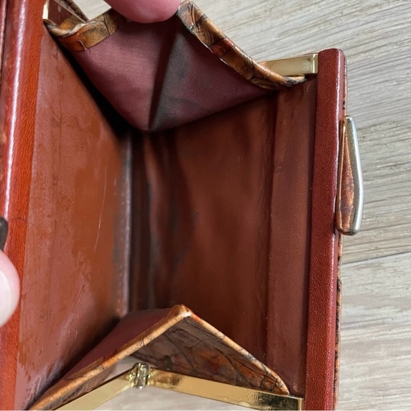 💛Brahmin Wallet💛 - Picture 7 of 11